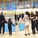 Zagrljaji, pokloni, čestitke i suze na emotivnom oproštaju Mije Mašić od aktivne igračke karijere